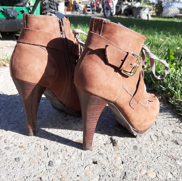 La Canadienne🍁Stephanie Ladies 8M Boots - Picture 2 of 5